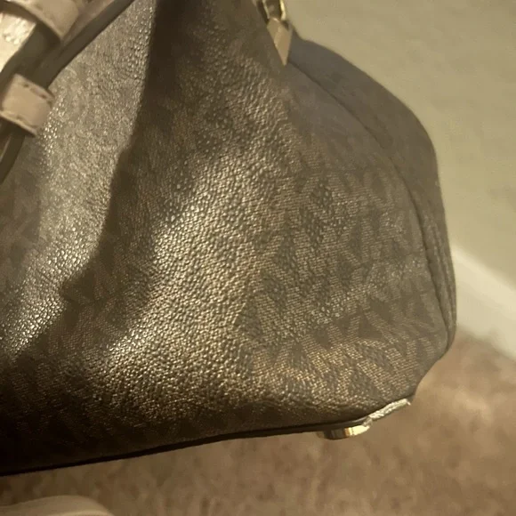 MICHAEL Michael Kors authentic purse from 2019. Brown with light pink straps. - Picture 5 of 5